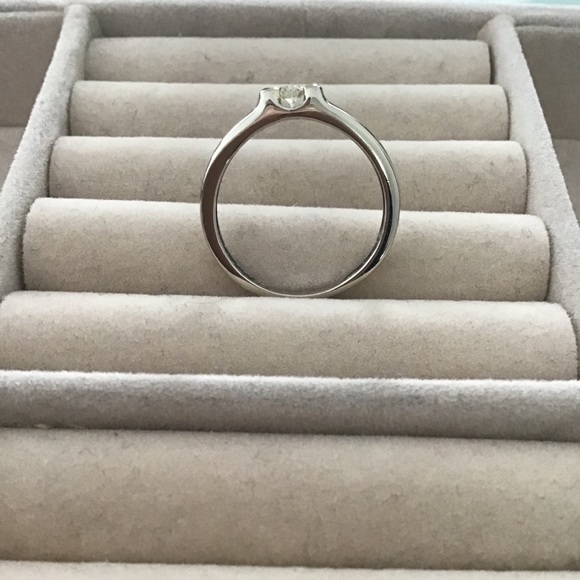 14K White Gold Ring with Diamond Size 5 - Picture 7 of 9